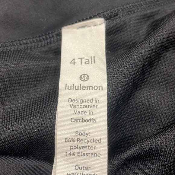 Lululemon Women’s Shorts Size 4 Tall - Picture 3 of 3